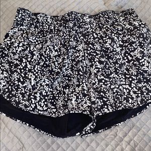LULULEMON REVERISIBLE ATHLETIC SHORTS